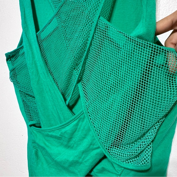 Fabletics Green Net Criss Cross Details Sporty Tank Top Sz XS - Picture 7 of 10
